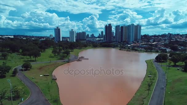 Originalmente conocido como Parque do Prosa, el Parque de las Naciones Indígenas se encuentra en Campo Grande, Mato Grosso do Sul, Brasil . — Vídeos de Stock