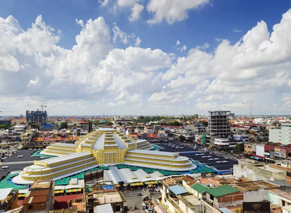 Vista do mercado central marco na cidade de phnom penh cambodia — Fotografia de Stock