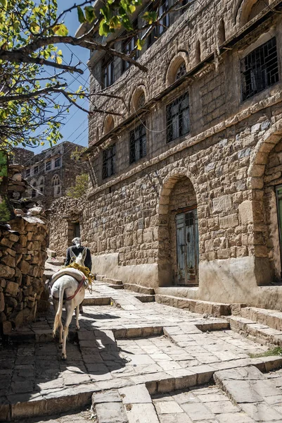 Вулиця в традиційних старовинного містечка Єменський shibam поблизу сану Ємен — стокове фото