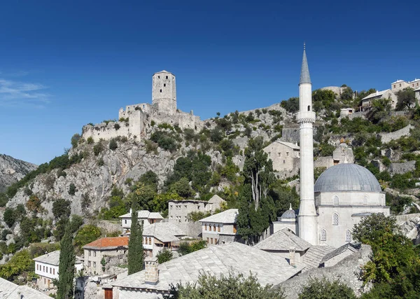 Pocitelj dorf traditionelle alte architektur gebäude in bosni — Stockfoto