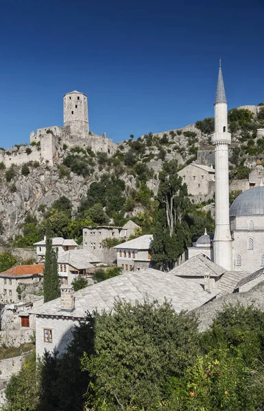 Pocitelj dorf traditionelle alte architektur gebäude in bosni — Stockfoto