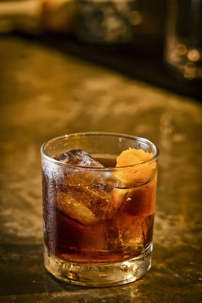 Campari Orange Soda Cocktail Drink in der Bar — Stockfoto