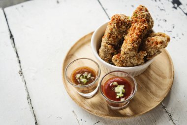 ekmekli mozzarella peynir sopa finger aperatif yiyecek ısırıkları