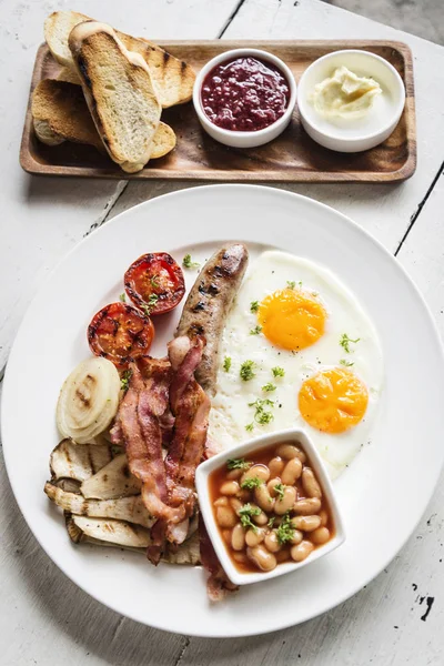 Traditionelles englisches klassisches Frühstücksbuffet — Stockfoto