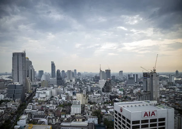 Pohled na centrální čtvrti silom bangkok Thajsko ve dne — Stock fotografie