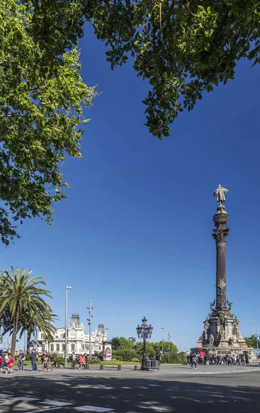 Berömda Columbus Monument landmärke i centrala Barcelona Spanien — Stockfoto