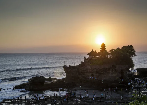 Pura Goa Lawah hindu temple sunset silhouette in bali indonesia — Stockfoto