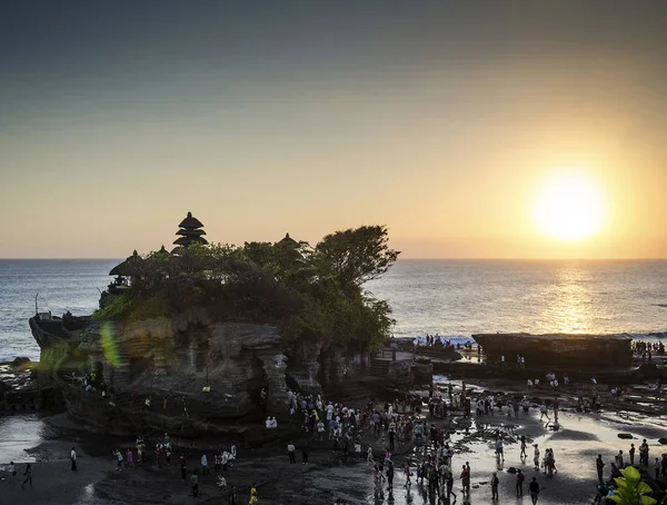 Pura Goa Lawah hindu temple sunset silhouette in bali indonesia — Stok fotoğraf