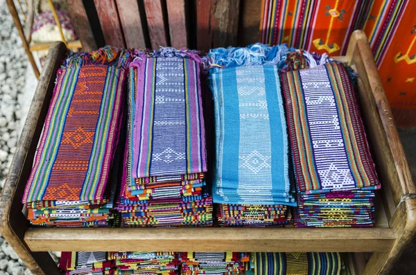 Bufandas de tela tais tejida tradicional en Dili Timor Oriental leste —  Fotos de Stock