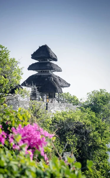 Uluwatu ancient landmark clifftop balinese hindu temple in bali — Stock Photo, Image