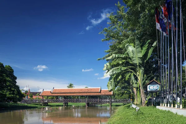 Fluss in Zentralsiem erntet Altstadtgebiet in Kambodscha — Stockfoto