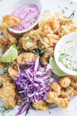 Turşu beetroo ile cacık gurme kalamar tempura kalamar