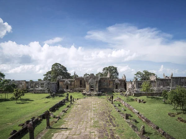 Preah vihear famoso antiguo templo ruinas hito en Camboya — Foto de Stock