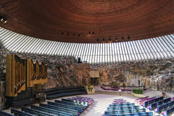 Temppeliaukio kaya kilise ünlü dönüm noktası iç helsinki f — Stok fotoğraf