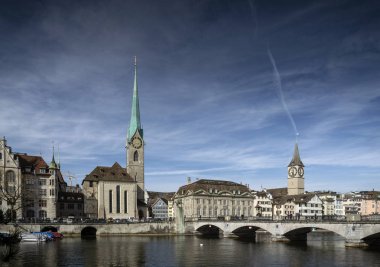Merkezi Zürih eski kasaba limmat Nehri Simgesel Yapı profili switzerlan