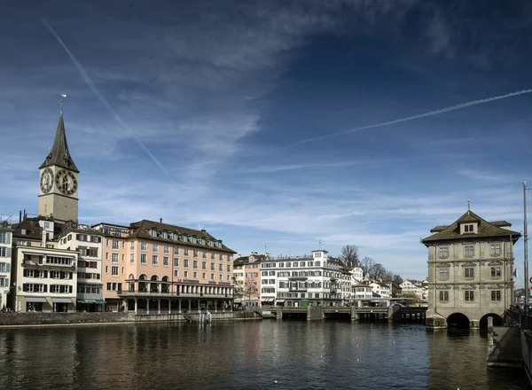 Central zurich old town limmat river landmark view in switzerlan — Stock Photo, Image