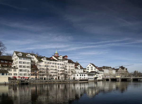 Central zurich old town limmat river landmark view in switzerlan — Stock Photo, Image