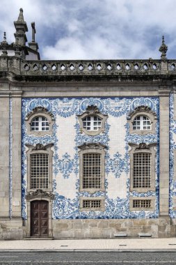 carmo kilise dış porto limanda Fayanslarda geleneksel azulejo