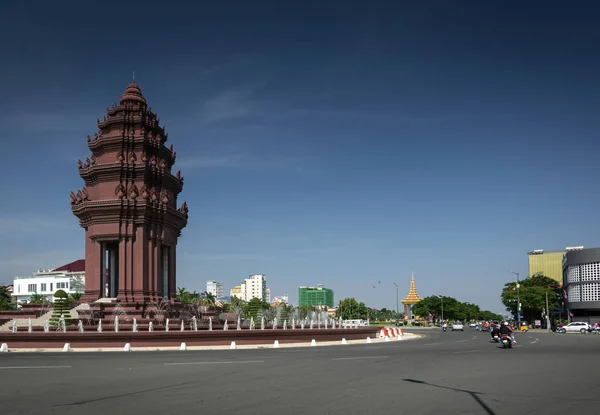 Függetlenség emlékmű mérföldkő a belvárosban phnom penh Kambodzsa — Stock Fotó