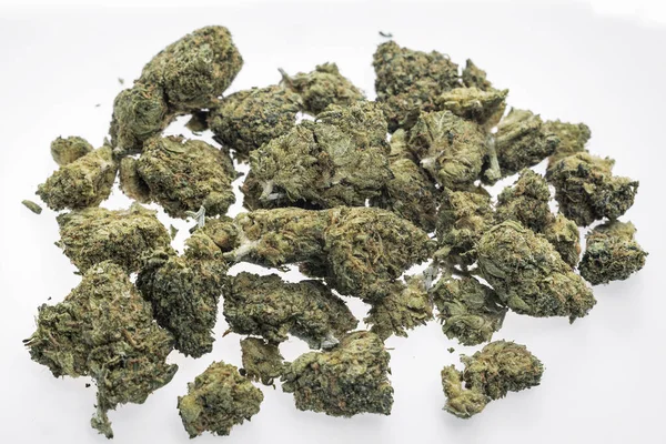Orvosi Marihuána Cannabis Bimbók Közelkép Fehér Stúdió Háttér Kaliforniában — Stock Fotó
