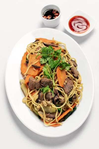 Tradicional Carne Picante Khmer Salteado Con Fideos Huevo Verduras Cambodia — Foto de Stock