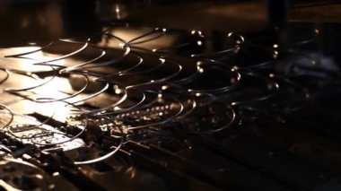 Makine yapımı bir fabrikada yaylar