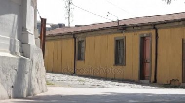 Sarı ev görünümü