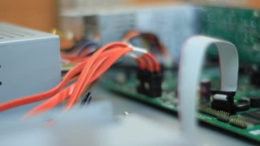 transistör ve gemide kablolar