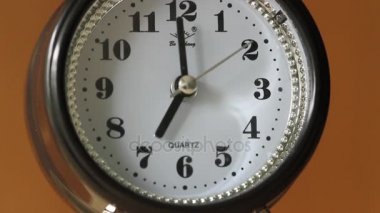 Masa saati yakın çekim