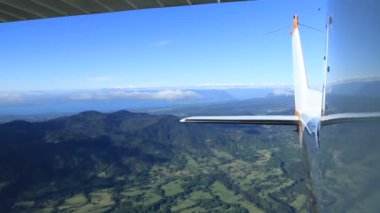 kırsal alanda uçan.