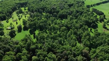 Ülke ev havadan görünümü