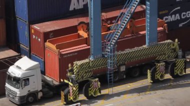 Bağlantı noktası vinç yük boşaltma konteyner