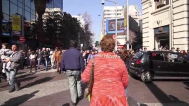 Şehir cadde kalabalık