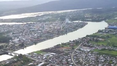 Şehir şehir nehir ile panoramik
