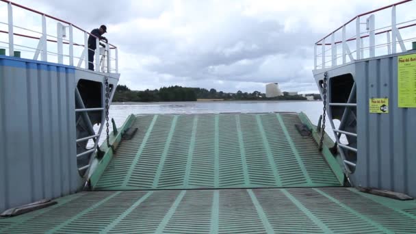 Veerboot sluiten deuren — Stockvideo