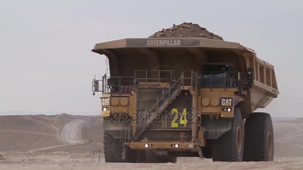 Ciężki górnictwa dump truck — Wideo stockowe