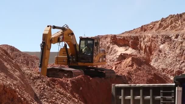 Bulldozer solo em movimento — Vídeo de Stock