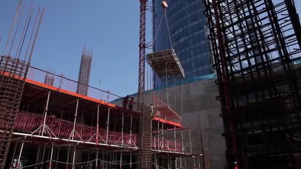 Trabalhadores dos estaleiros de construção — Vídeo de Stock