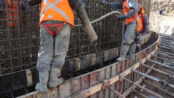 Coulée mélange de béton — Video