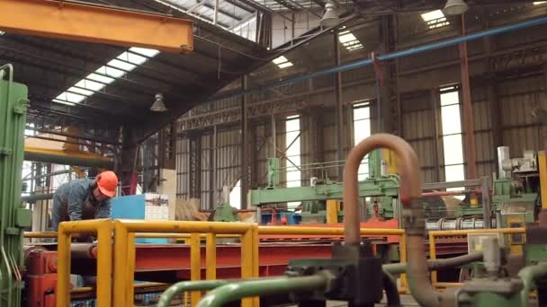 Manufacturing industrial steel cable — Stock Video