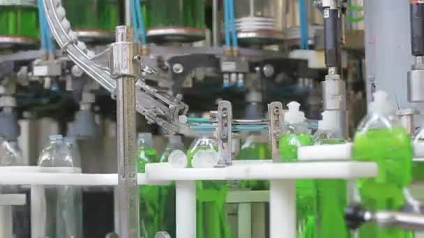 Láhve od mytí nádobí kapalina — Stock video