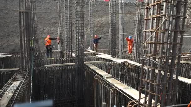 Trabajadores de la construcción — Vídeo de stock