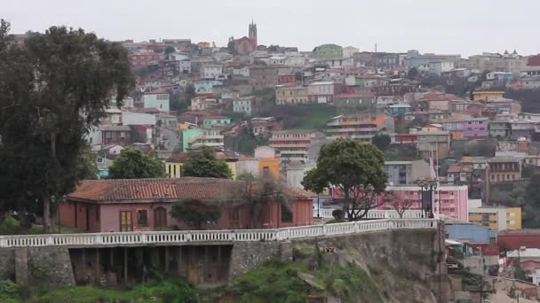 Pohled na panoráma města Valparaiso — Stock video
