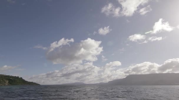 Široký záběr na jezero Timelapse — Stock video