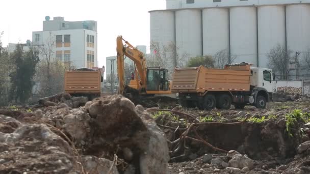 Trabalhadores dos estaleiros de construção — Vídeo de Stock