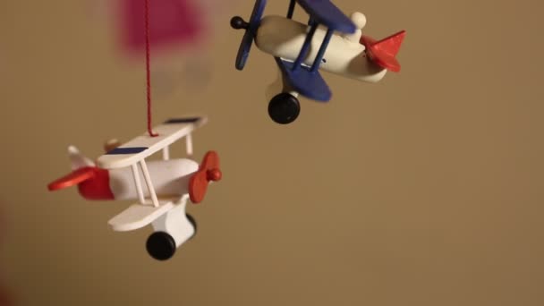 Model airplanes in bedroom — Stock Video