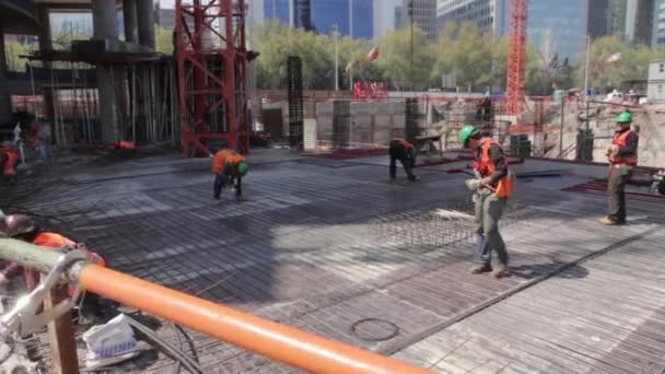 Trabajadores de la construcción — Vídeo de stock