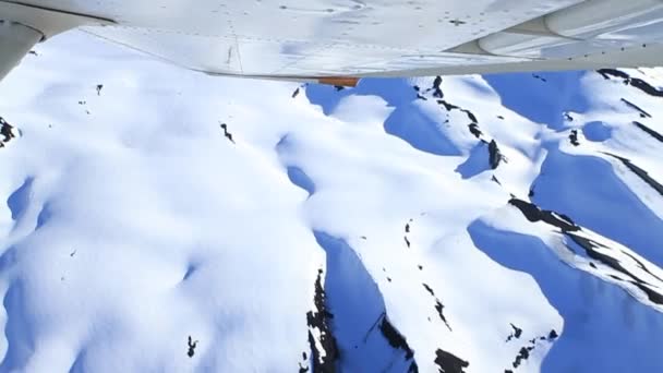 Kar kaplı doruğuna bir volkan — Stok video