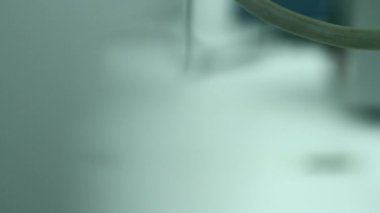 bir cam ölçek sıvı çözüm 