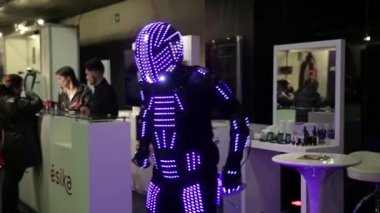 Led ışık kostüm dansçı
